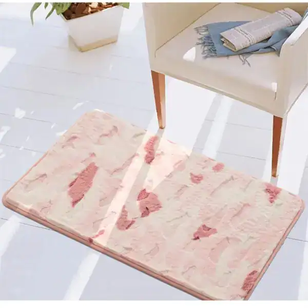 Shaggy Badteppich in Rosa-Beige mit Textur, ideal für Badezimmer und Wohnbereiche.