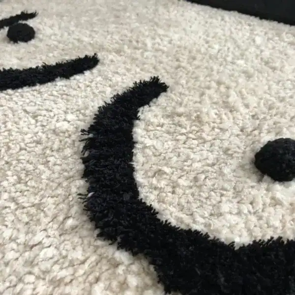 Stylische Badematte mit Panda-Motiv, weicher Hochflor-Teppich für Badezimmer.