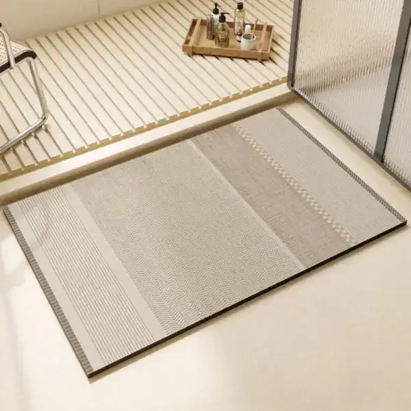 Übergroße Badematte mit modernem Muster für stilvolles Badezimmer.