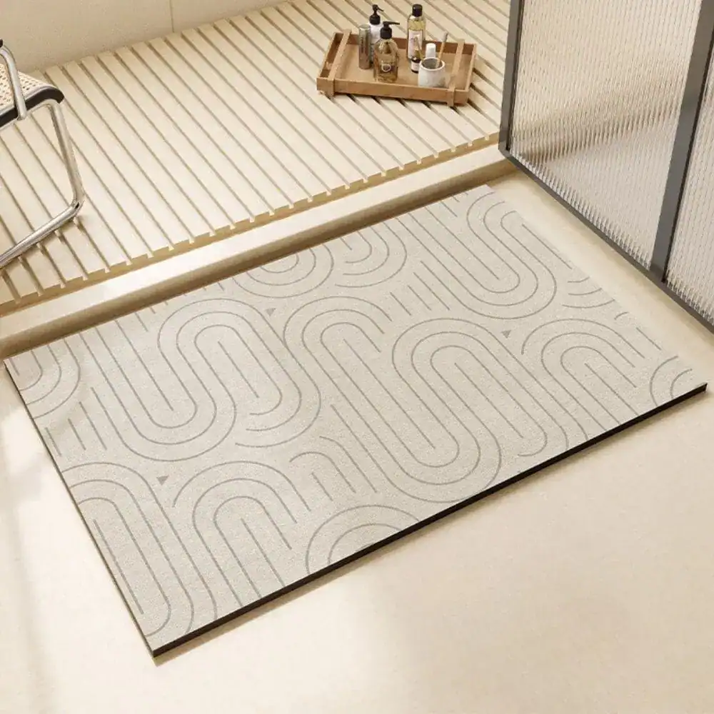 Übergroße Badematte mit modernem geometrischem Muster für stilvolle Badezimmer.