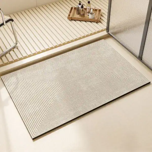 Übergroße Badematte mit geometrischem Muster für moderne Badezimmer.