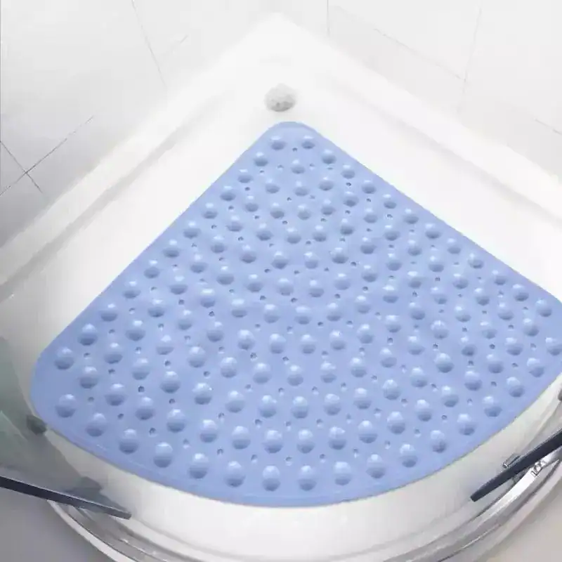 Viertelkreis Duschmatte blau mit rutschfesten Punkten für Dusche.